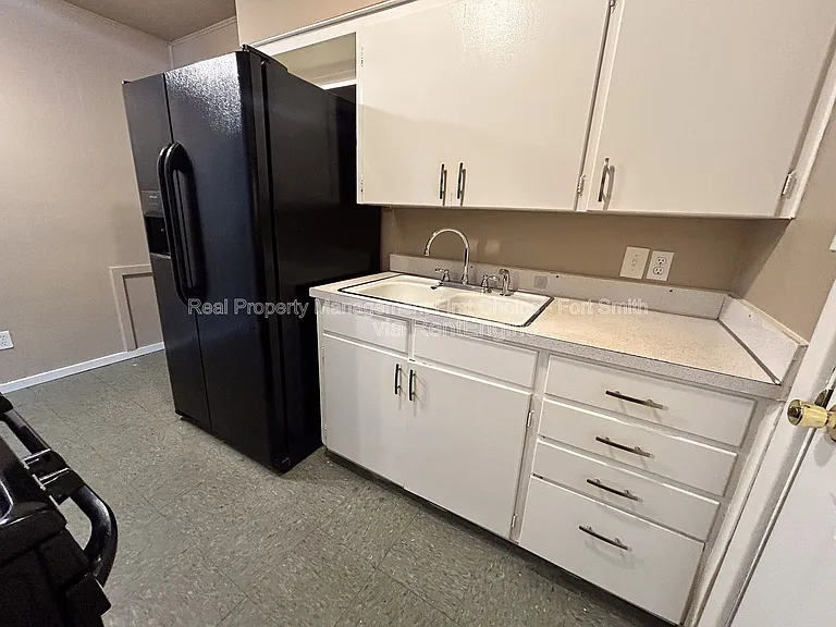 2301 S V St #6 — Photo 7