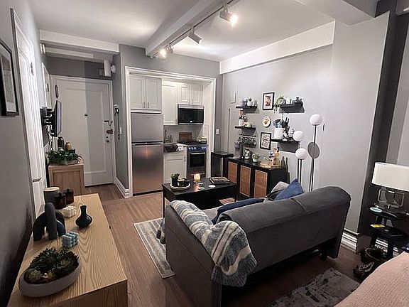 2nd image of 457 W 57th St #501