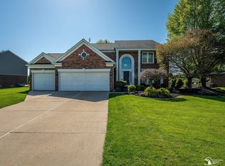 839 Kings Park Rd, Monroe, MI 48161