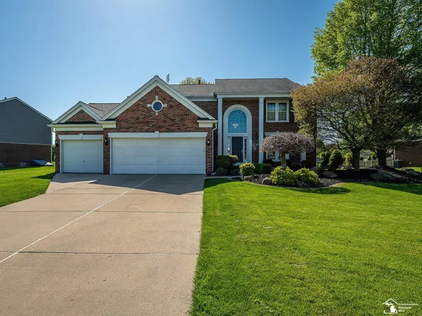839 Kings Park Rd, Monroe, MI 48161