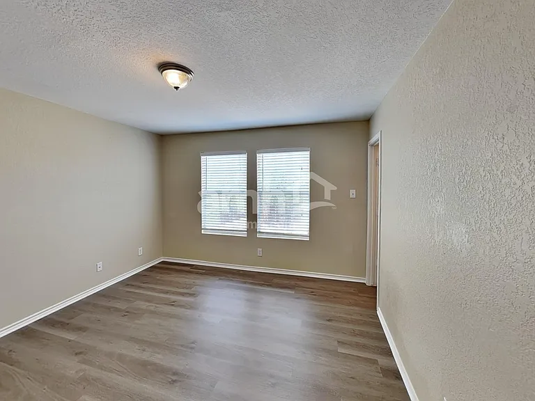 512 Hinge Loop — Photo 17