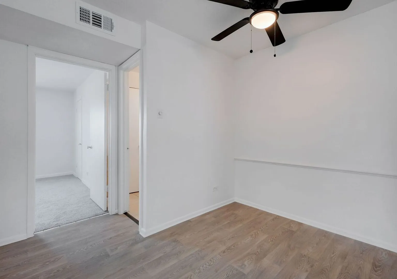 One Bedroom condo in the Heart of Alamo Heights — Photo 4