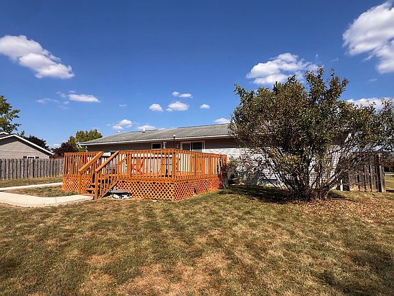 3rd image of 607 Kells Ln