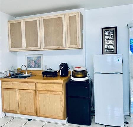 2nd image of 500 W Oakland Park Blvd