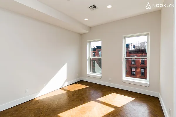 Rented by Nooklyn NYC LLC | media 9