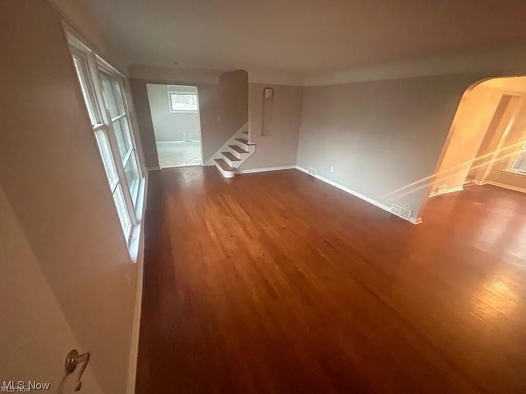 3 bed, 1.5 bath, 1886 sqft, $1,600 — Photo 4