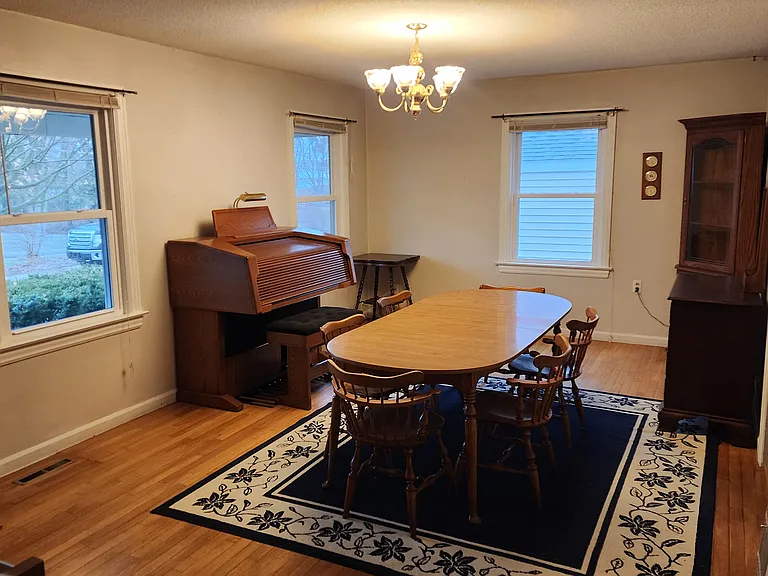 4236 Hunsberger Ave NE — Photo 11