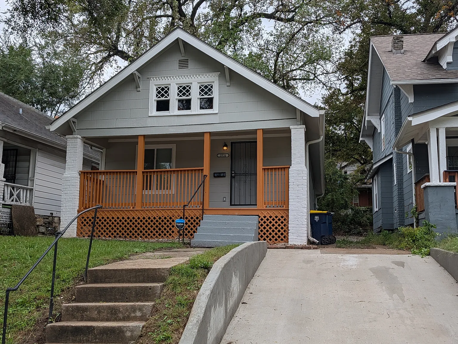 3 bed, 1078 sqft, $1,695 — Photo 1