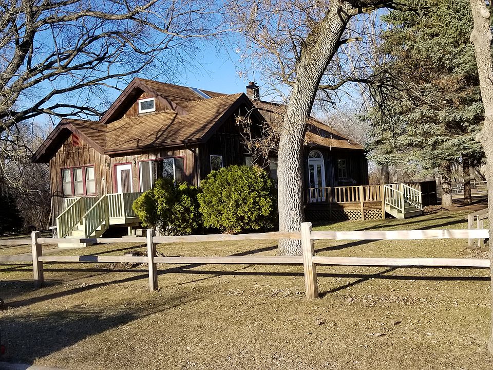 Rustic home on Lake and Park