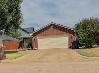 2545 Lynn Ln, Oklahoma City, OK 73120
