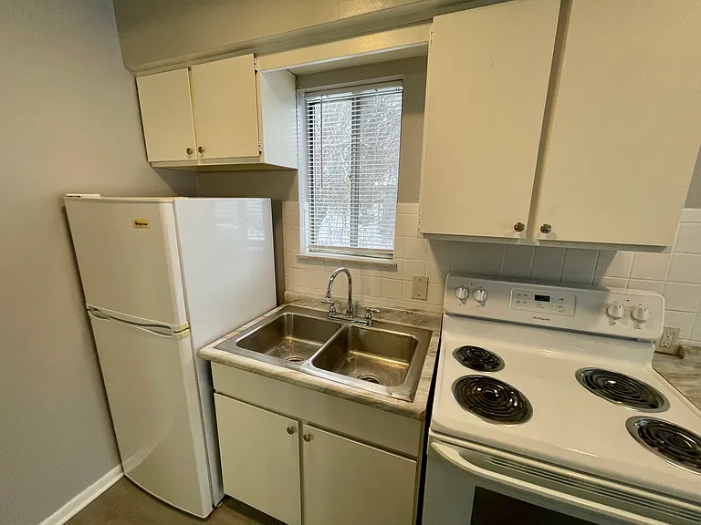 595 Brown St #2 — Photo 30