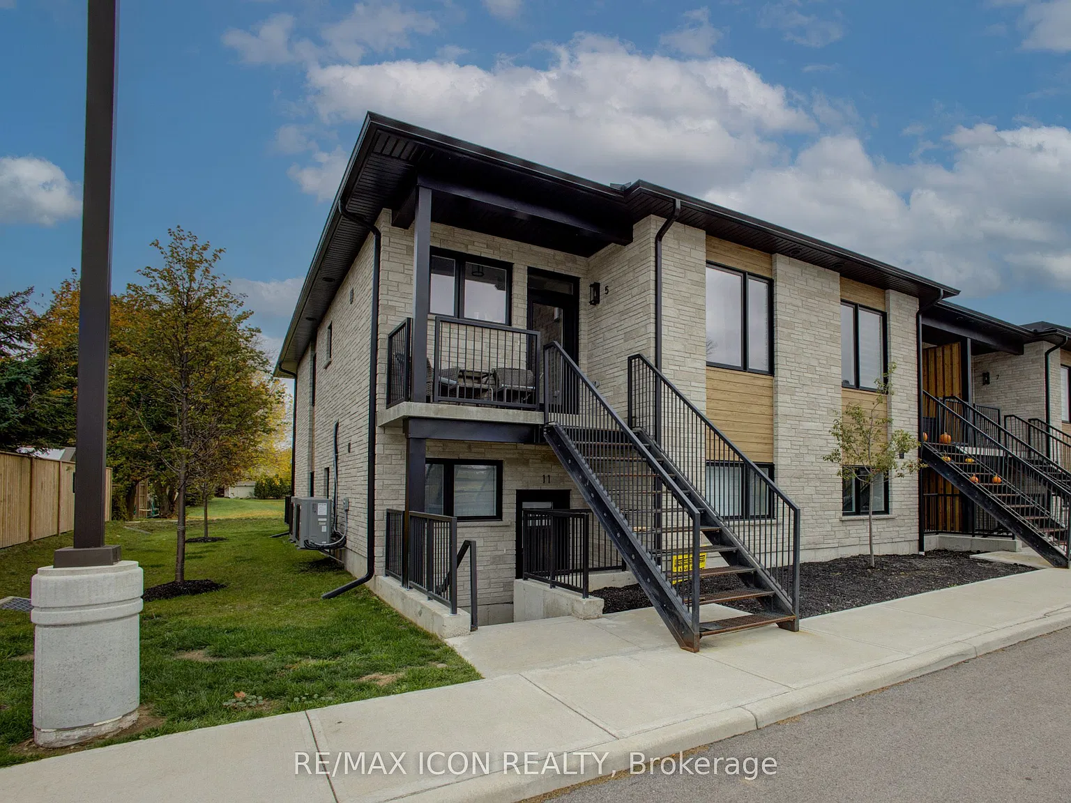 2 bed, $2,650 — Photo 3