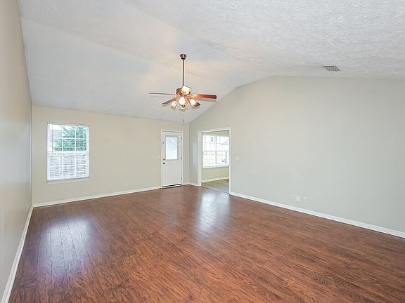 5th image of 3012 Wellington Pl