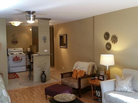 5th image of 1660 N La Salle St #2004