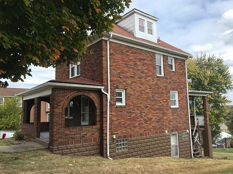 28 Coraopolis Rd — Photo 2