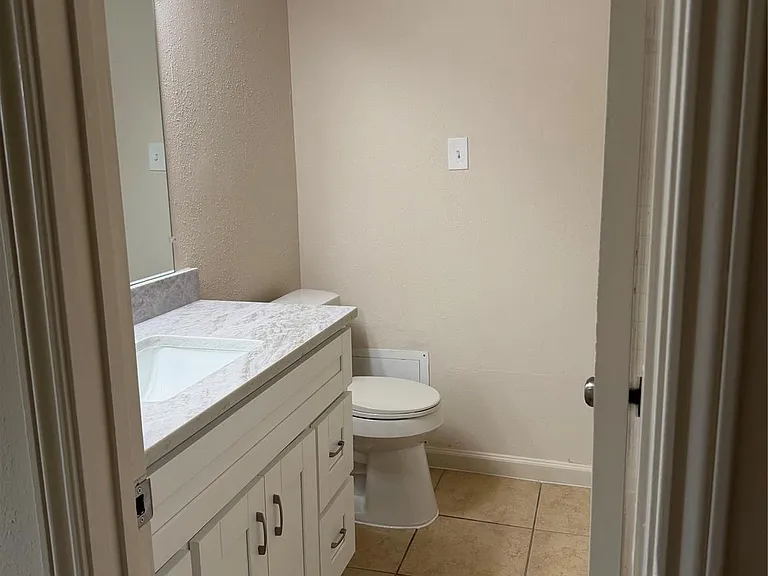 8027 Wind Forest Dr — Photo 17