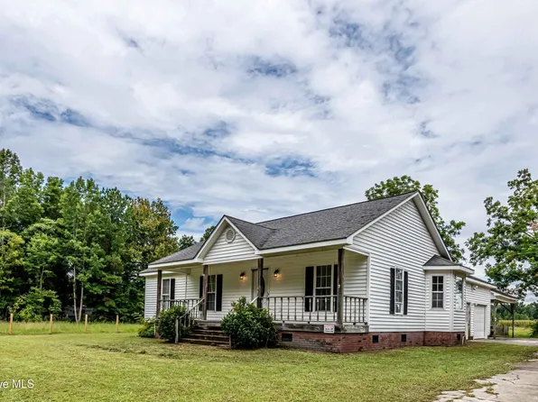 127 Rodney Lanier Road, Chinquapin, NC 28521