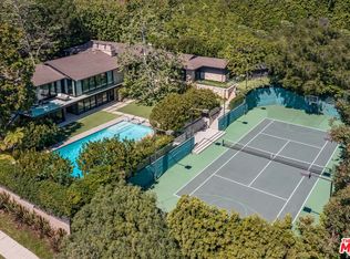 400 Toyopa Dr, Pacific Palisades, CA 90272