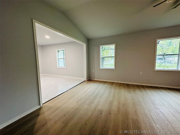 4th image of 1402 Cherry St