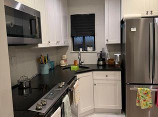 29 Auburn Ct, Red Bank, NJ 07701