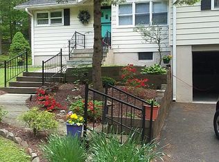 2 Arthur St, Danbury, CT 06810