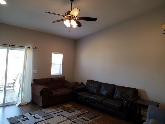 Great room (Living room)