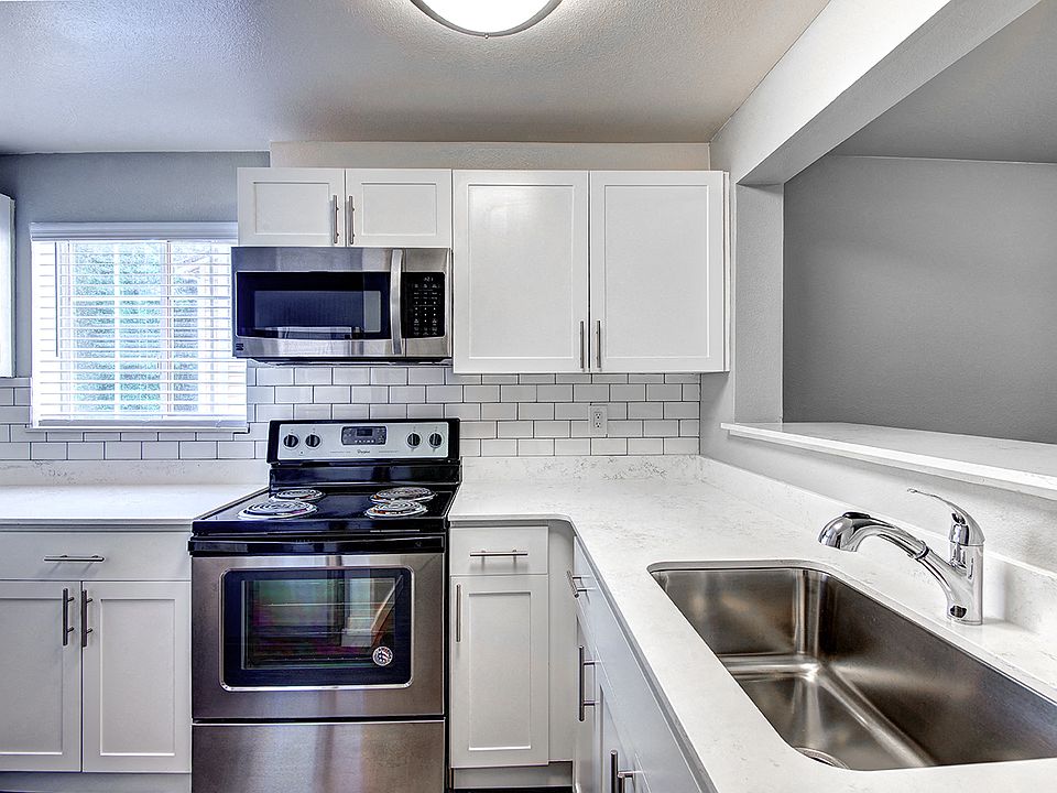 Heronfield Apartments 11105 NE 123rd Ln Kirkland WA Zillow