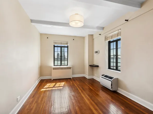 5 Tudor City Place image 6 of 22