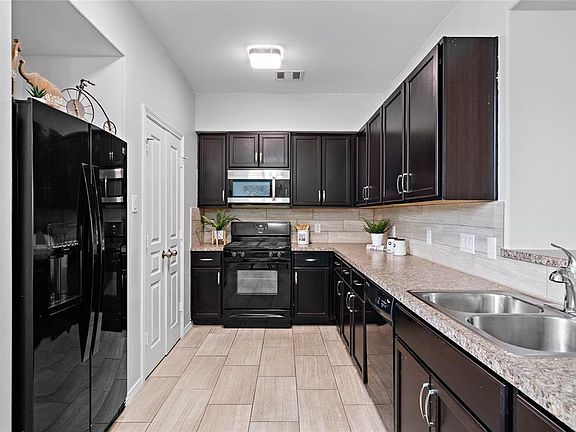 5th image of 8106 Stoneyway Dr