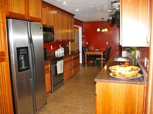 31262 SW Riverwood Dr, West Linn, OR 97068