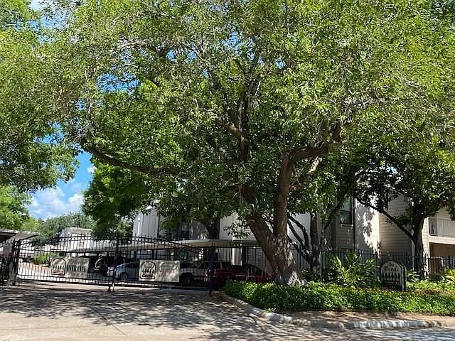 1100 Augusta Dr #46 — Photo 41