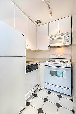 3rd image of 153 E 32nd St APT 6h