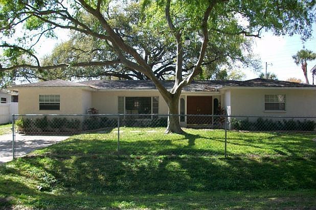 1st image of 9909 River Dr