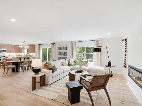 421 James Pkwy, Elko New Market, MN 55054