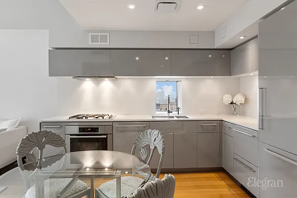 Sold by Elegran | media 19