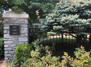 664 Golf Town Cir, Lexington, KY 40509