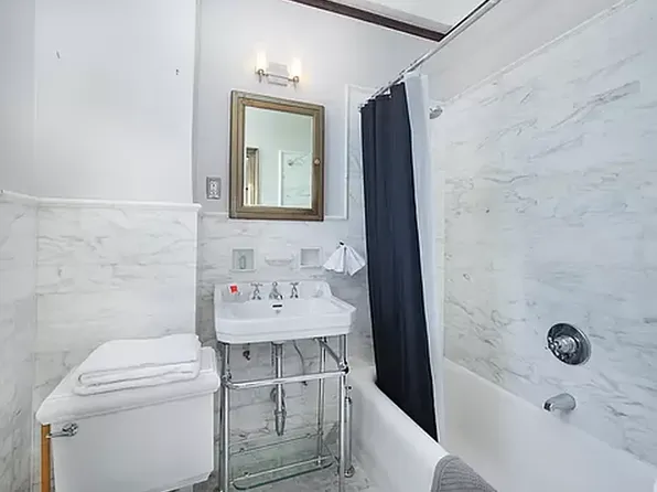 41 Eastern Parkway image 9 of 9