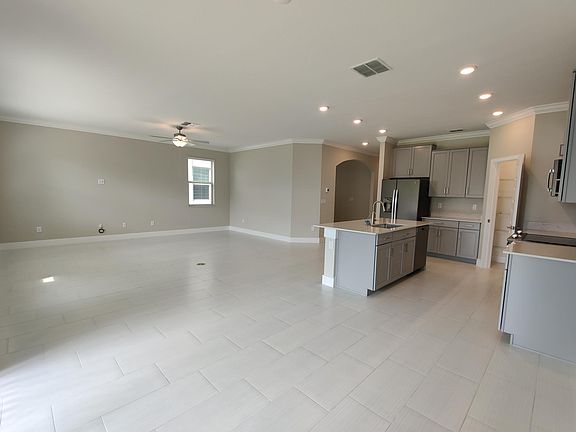 5th image of 9733 Little Bluestem Dr