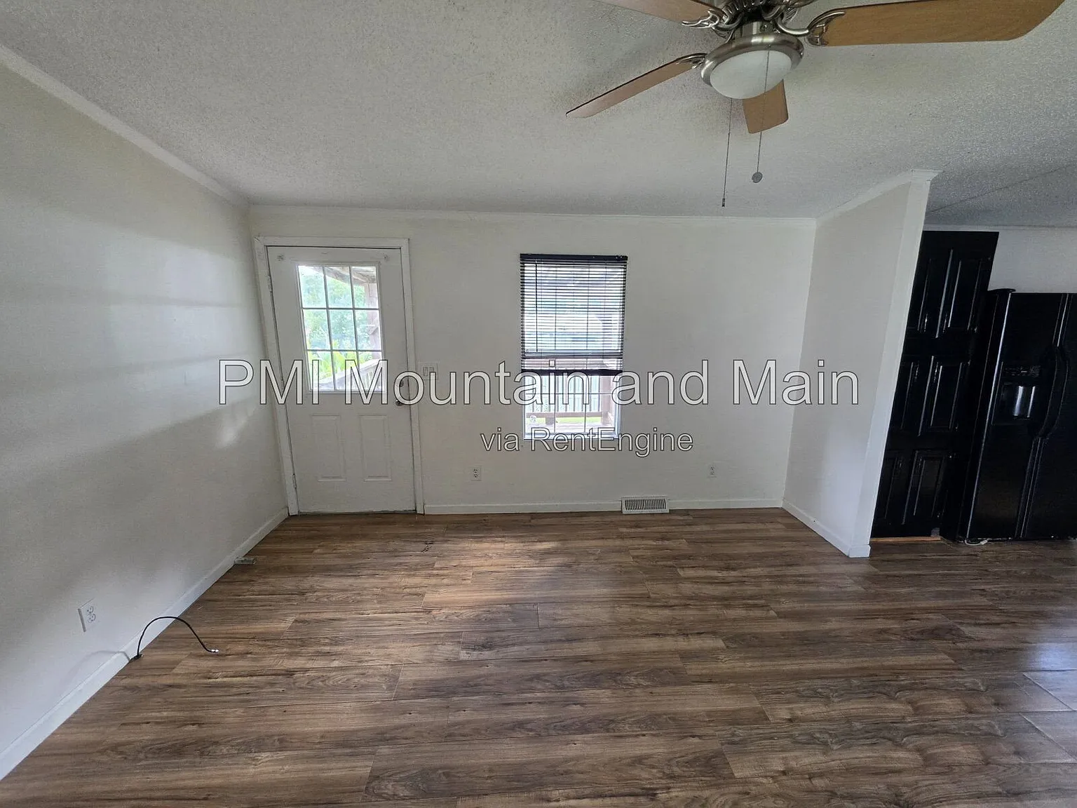 3 bed, 2.0 bath, $1,395 — Photo 3