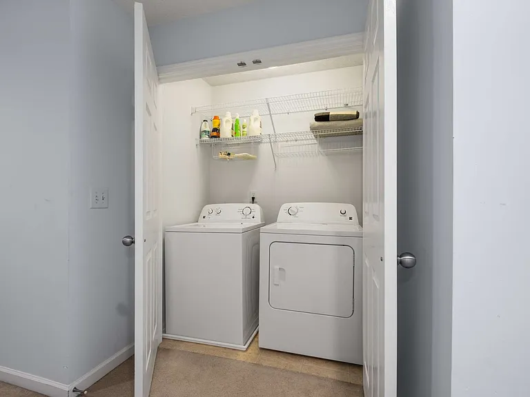 1021 Ashmore Dr — Photo 10