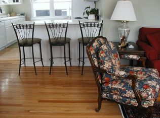 910 Shermer Rd, Glenview, IL 60025