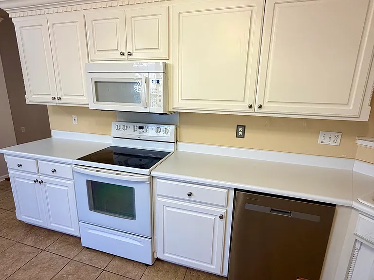 213 Carrington Ln — Photo 25