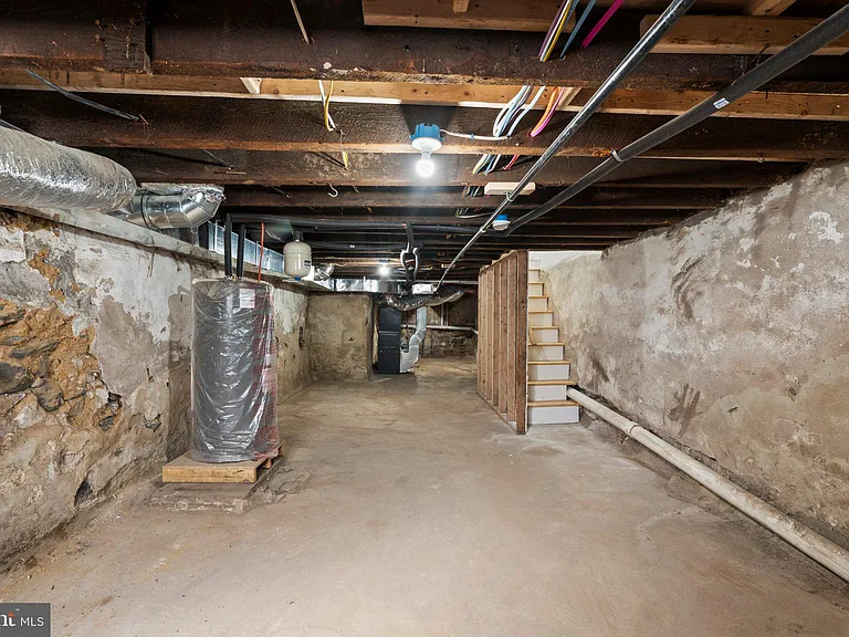 2055 Dickinson St — Photo 24