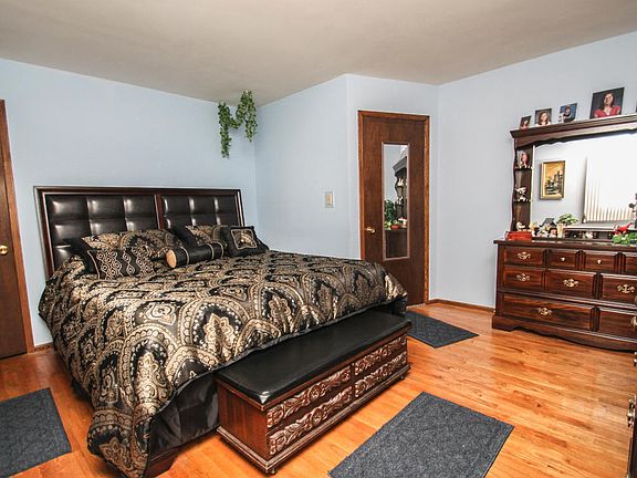 4th image of 118 Carriage Dr