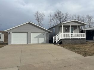2500 E Linden Dr #129, Mount Pleasant, IA 52641