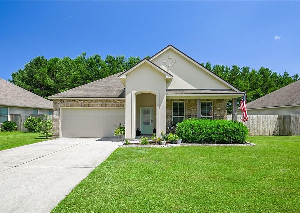 1st image of 47638 Cathy Ln