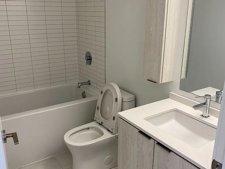 86 Dundas St E #406 — Photo 13