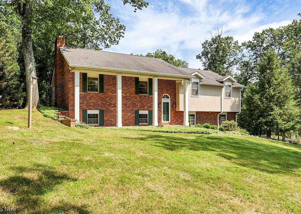 5290 Hampton Ct, Zanesville, OH 43701 | Zillow