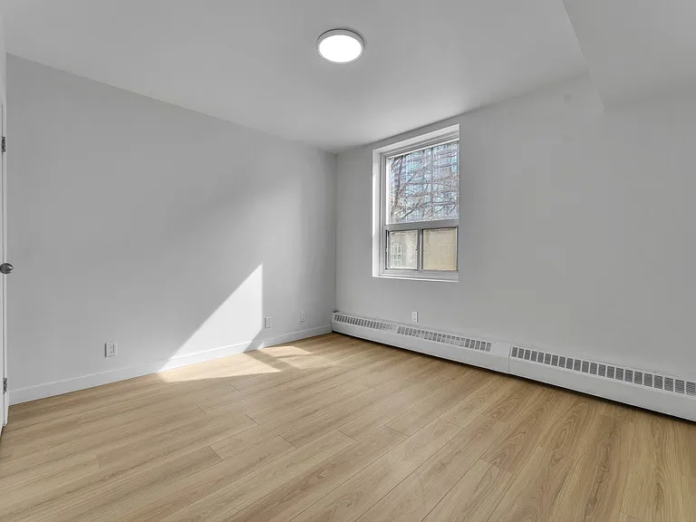 145 York St — Photo 43