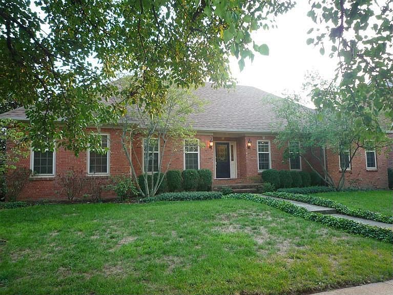 2nd image of 4513 Clubhouse Dr